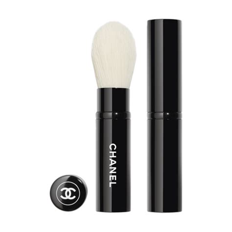 les pinceaux de chanel retractable highlighter brush